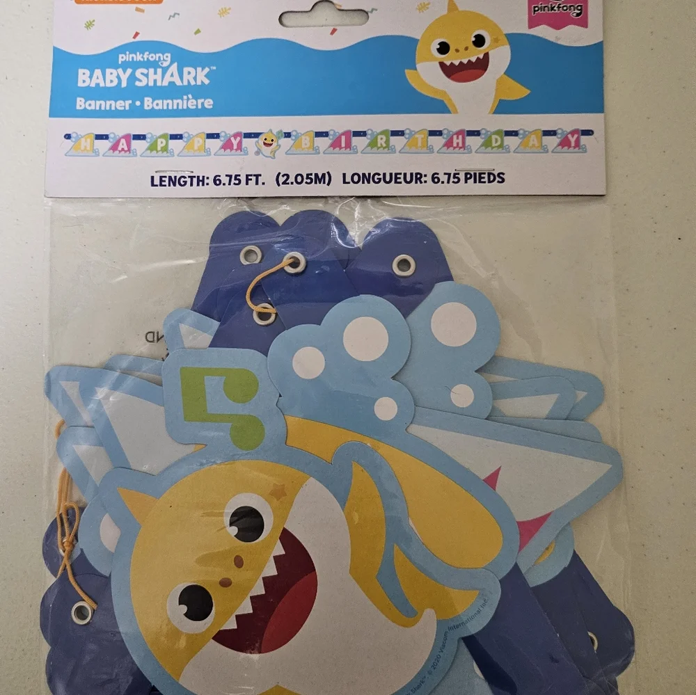 Baby Shark 32 piece Party Bundle